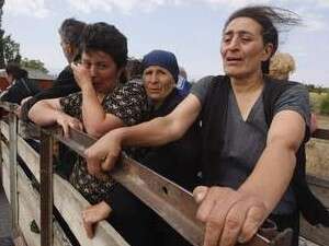 תושבות גיאורגיה שנאלצו לעזוב את כפרן. תושבות גיאורגיה שנאלצו לעזוב את כפרן.