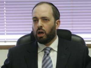 אריאל אטיאס. עיני בית הוורד נשואות אליו אריאל אטיאס. עיני בית הוורד נשואות אליו