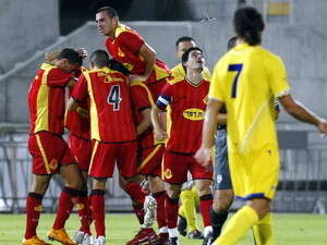 שחקני מ.ס אשדוד חוגגים מול רודי חדד שחקני מ.ס אשדוד חוגגים מול רודי חדד