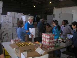 חלוקת מנות מזון לנזקקים בעכו חלוקת מנות מזון לנזקקים בעכו