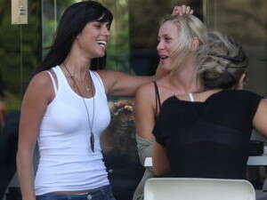 ����� ����� ����� �����