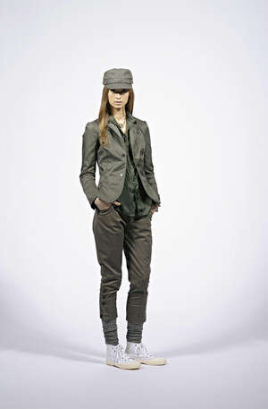 Coming Soon, יוז'י יאממוטו Coming Soon, יוז'י יאממוטו