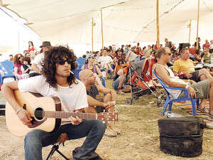 מופעים איכותיים של מיטב נגני הגיטרה מופעים איכותיים של מיטב נגני הגיטרה