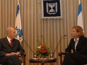 יו''ר קדימה ציפי לבני בפגישה עם הנשיא פרס. יו''ר קדימה ציפי לבני בפגישה עם הנשיא פרס.