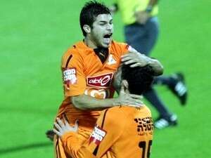 קובי מויאל חוגג עם שי נסים, הערב. קובי מויאל חוגג עם שי נסים, הערב.