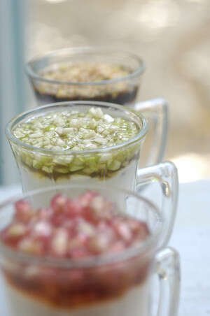 מלבי עם פירות העונה מלבי עם פירות העונה