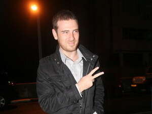 אריק ברמן. מתחנן. אריק ברמן. מתחנן.