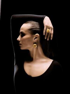 מתוך הקולקציה בשיתוף עם האדריכל אוסקר נימאייר מתוך הקולקציה בשיתוף עם האדריכל אוסקר נימאייר