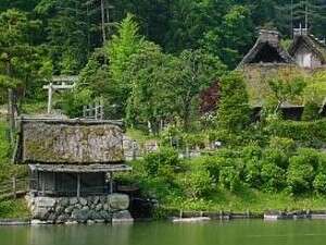 ����� ����