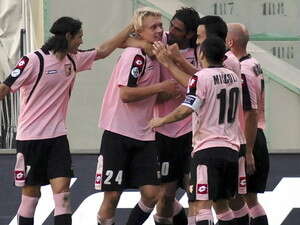 שחקני פאלרמו חוגגים. פרגון גדול לזהבי שחקני פאלרמו חוגגים. פרגון גדול לזהבי