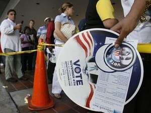 אזרחים אמריקנים ממתינים בתור לקלפי בבחירות לנשיאות ארה''ב. אזרחים אמריקנים ממתינים בתור לקלפי בבחירות לנשיאות ארה''ב.