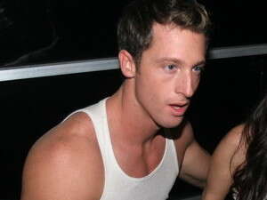 נדב שמואלי. יש קופצות? נדב שמואלי. יש קופצות?