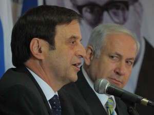 בנימין נתניהו ודן מרידור הבוקר במצודת זאב. בנימין נתניהו ודן מרידור הבוקר במצודת זאב.