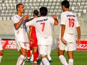 שחקני הפועל ת''א חוגגים, היום. שחקני הפועל ת''א חוגגים, היום.