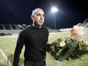 אייל לחמן שמח, הערב. אייל לחמן שמח, הערב.