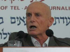 השר עמי אילון במסיבת עיתונאים שכינס. השר עמי אילון במסיבת עיתונאים שכינס.
