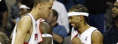 ריצ'ארד המילטון וטיישון פרינס חוגגים, הלילה בדטרויט
צילום: AP