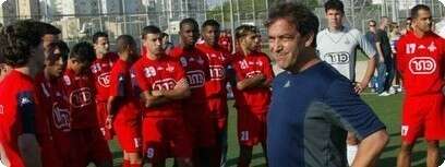 גילי לנדאו באימון הפתיחה של הפועל ת''א.
צילום: עדי אבישי