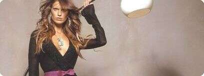 עדי נוימן בקטלוג ''אפריל''. רזה מדי, גבוהה מדי.
צילום: יחסי ציבור