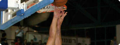 יניב גרין במדי נבחרת ישראל מול פורטוגל.
צילום: אלן שיבר
