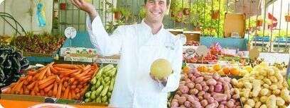 השף אסף לשר בשוק.
צילום: יהונתן שאול