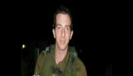 דובר משרד החוץ יגאל פלמור על מעצרו של אילן גרפל. צילום: רויטרס דובר משרד החוץ יגאל פלמור על מעצרו של אילן גרפל. צילום: רויטרס