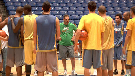 צפו באימון הבכורה. צילום: דודי ויזגאן. עריכה: גלעד לוסטיג צפו באימון הבכורה. צילום: דודי ויזגאן. עריכה: גלעד לוסטיג