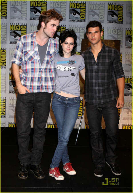        http://taylorlautnerphotos.com