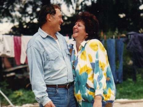 ����� ����