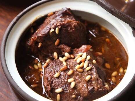 ����� ����