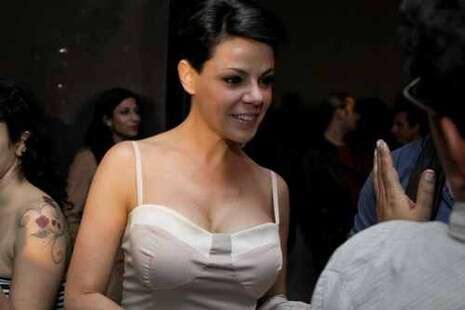 ���� ���