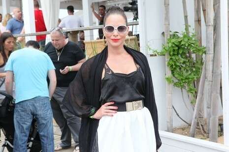 ���� ���