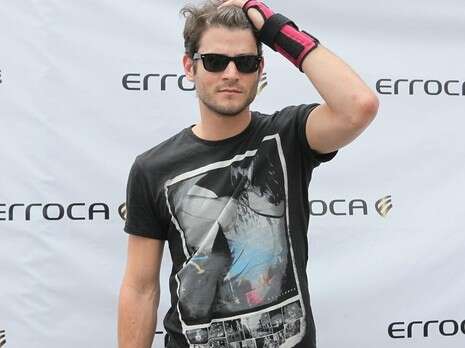 ���� ���