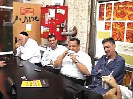 באדיבות מטה הבחירות של משה ליאון באדיבות מטה הבחירות של משה ליאון