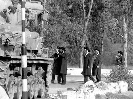 צילום: אלכס אגור, עיתון 'במחנה' צילום: אלכס אגור, עיתון 'במחנה'