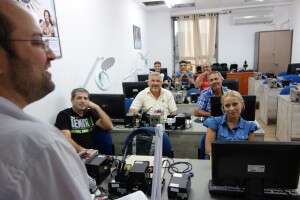"מעבדת טכנאי סלולאר באינטלקט אקדמון".