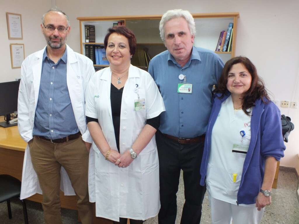 ד"ר איתן אוריאל ד"ר ברקר ד"ר סוסל ואחות המחלקה אילנה אליהו בכרמל.צילום אלי דדון