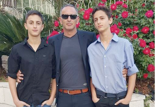 ברנד ובניו. מבן הבית של חברות המסחר הגדולות בארץ, לשורק במשרוקית של תעשיית לימודי שוק ההון