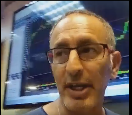 תמונה של גיא מתוך חדר המסחר