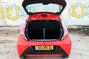 טויוטה-אייגו-2015-006-1024x768