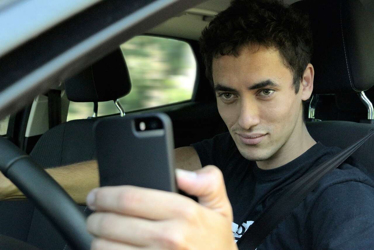 1 in 4 Young People in Europe Have Taken 'Selfie' While Driv
