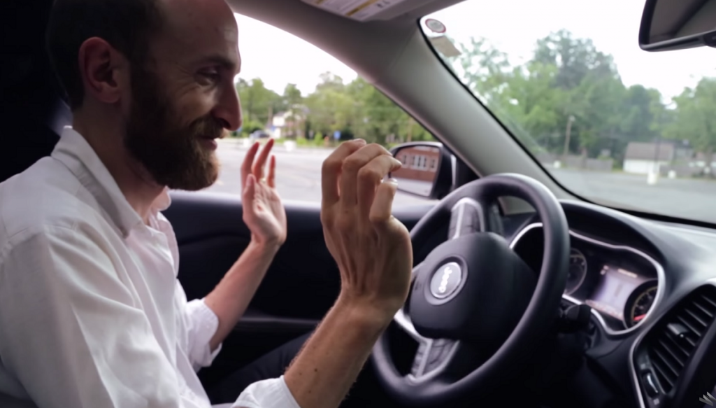 רגע השיא: משתלטים על הבלמים ועל ההגה. לא נעים.