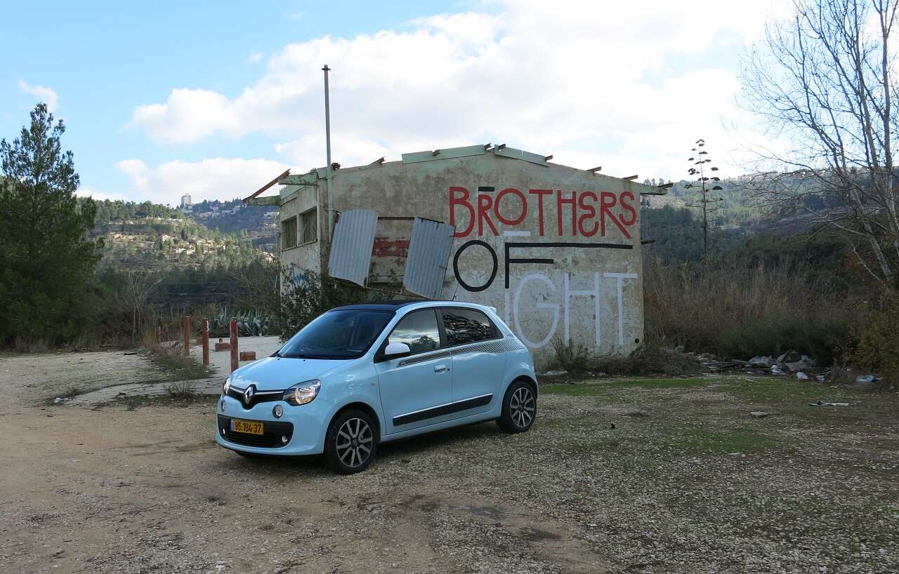 רנו טווינגו 2016 - 0020
