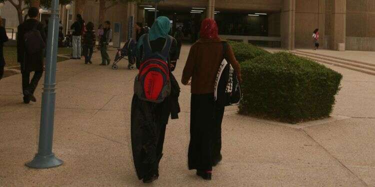 סטודנטיות בדואיות באוניברסיטת בן גוריון. צילום: מרים צחי שילוב בדואים באקדמיה: מה עם הנדסה וסיעוד?