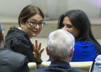 צילום: EPA JIM HOLLANDER