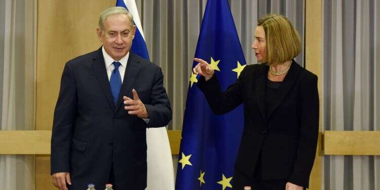 בנימין נתניהו והנציגה העליונה לענייני חוץ וביטחון של האיחוד האירופי פדריקה מוגריני. צילום: EPA צילום: EPA
