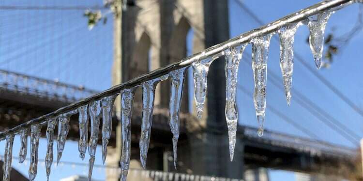 חורף בניו יורק. צילום: EPA חורף בניו יורק. צילום: EPA