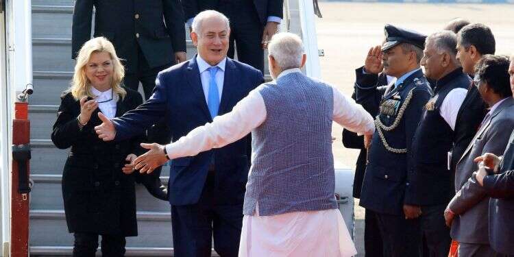 בנימין נתניהו ונרנדרה מודי. צילום: EPA צילום: EPA