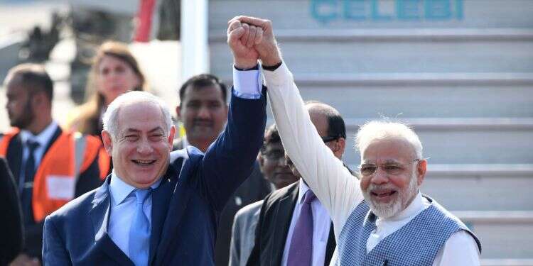 בנימין נתניהו ונרדרה מודי. צילום: AFP צילום: AFP