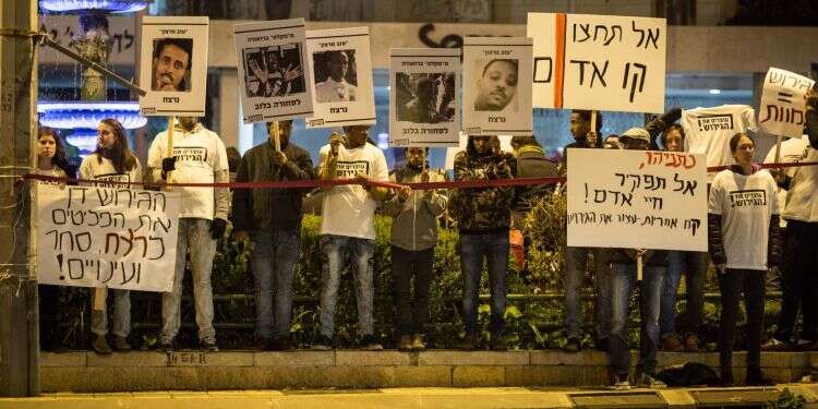 הפגנה נגד הוצאת מבקשי מקלט מישראל. צילום: הדס פרוש, פלאש 90 צילום: הדס פרוש, פלאש90